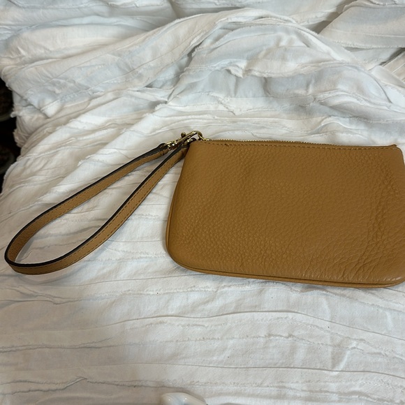 Micheal Kors wristlet - Picture 3 of 4